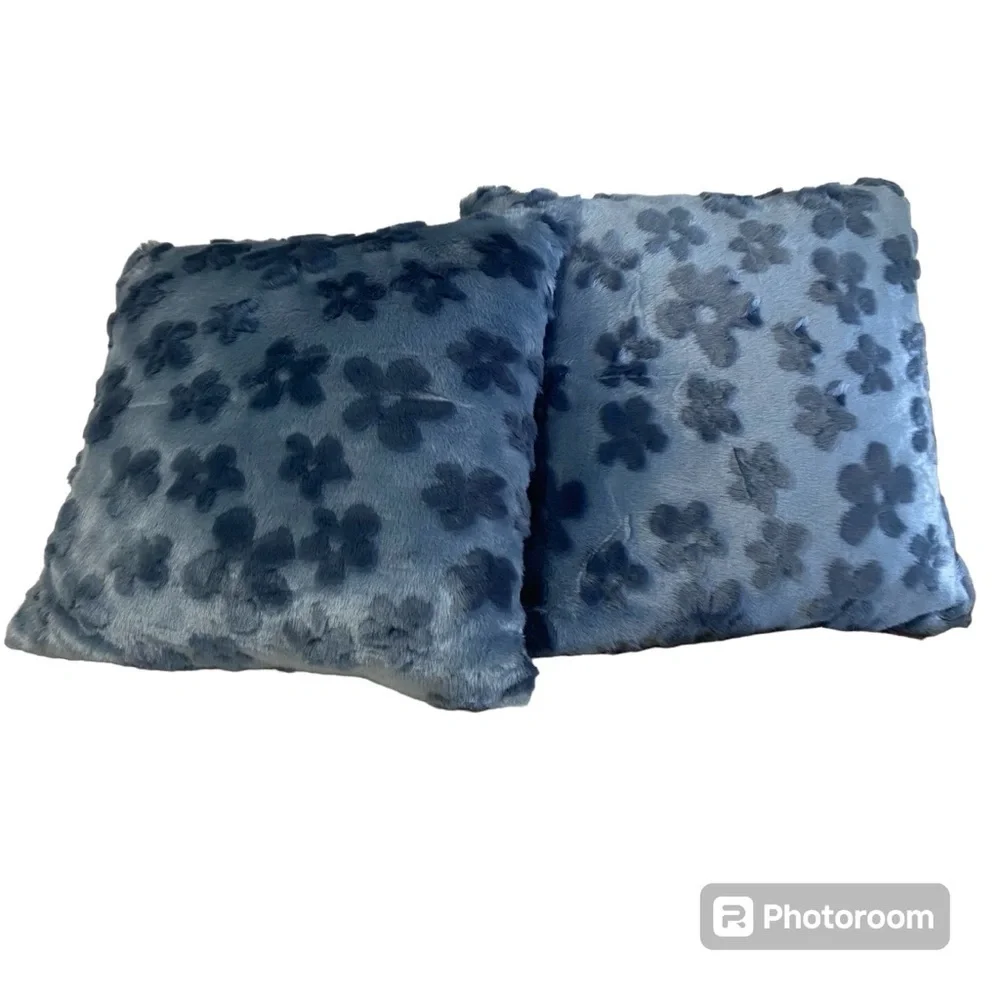 KOOLABURRA by UGG / Set of 2 Fleur Faux Fur Throw Pillow Floral